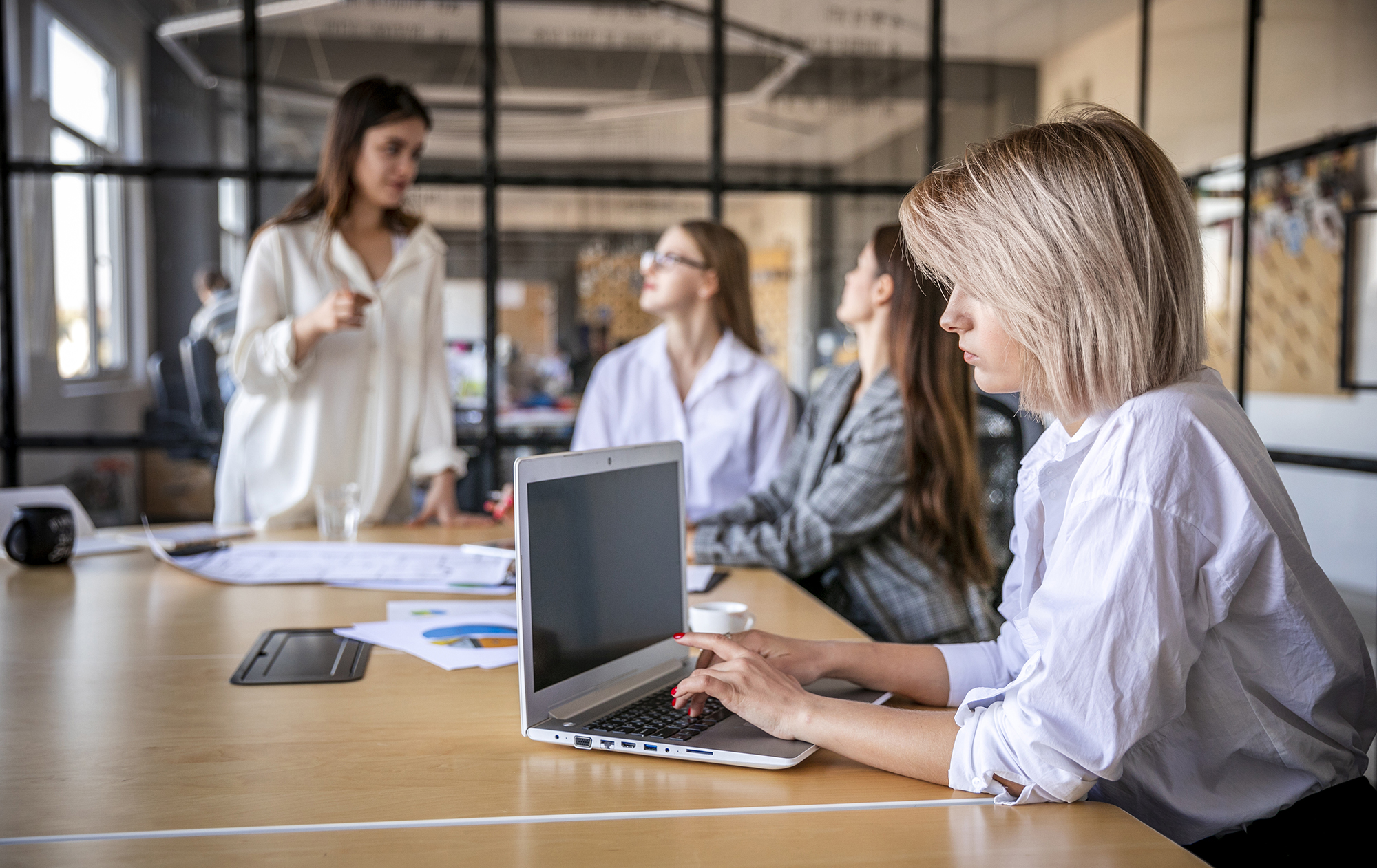 Денежная помощь. Сколько сотрудник может получить от работодателя во время войны